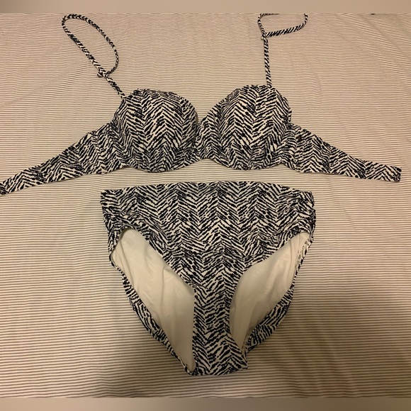 2 Bikini Sets, Plus Bonus Top - Picture 1 of 9